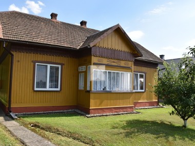 Piękny drewniany dom w Raczkowej na sprzedaż-1