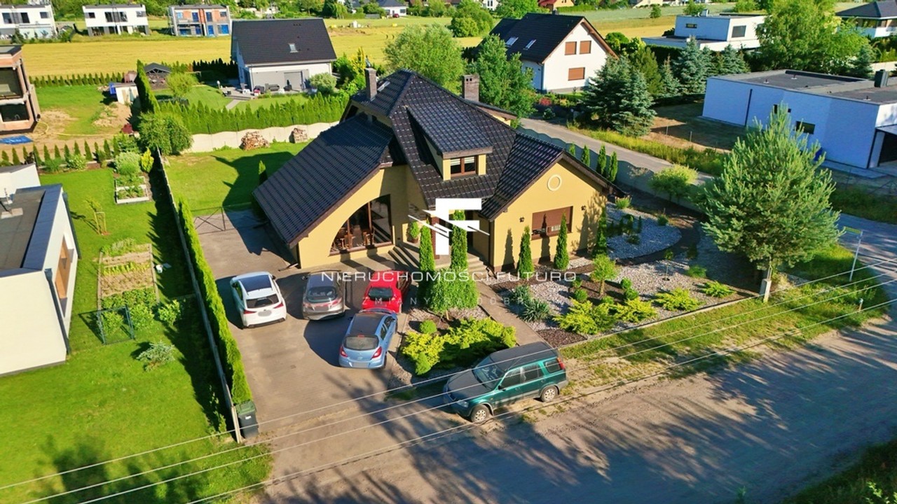 Ładny dom wolnostojący+dodatkowe mieszkanie Kiekrz