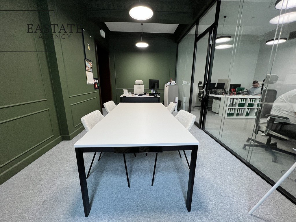 Biuro w odnowionej kamienicy | Centrum Warszawy – pohled 3
