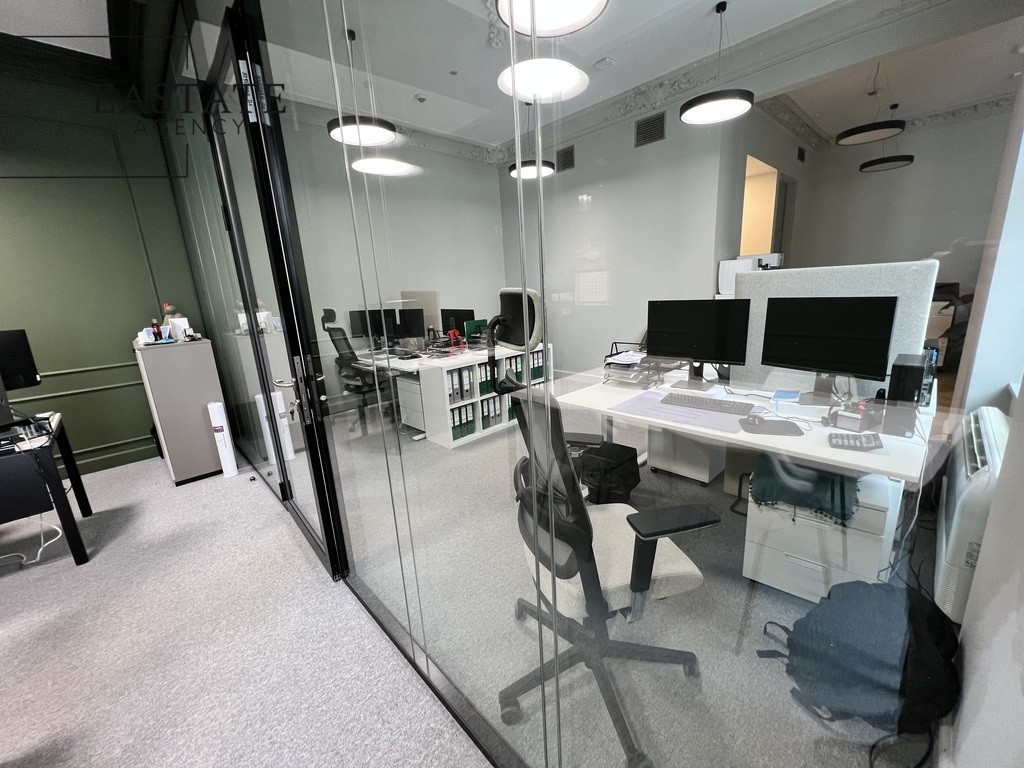 Biuro w odnowionej kamienicy | Centrum Warszawy – pohled 5