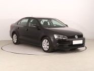 Volkswagen Jetta VI , Salon Polska, Klima, Parktronic, Podgrzewane siedzienia