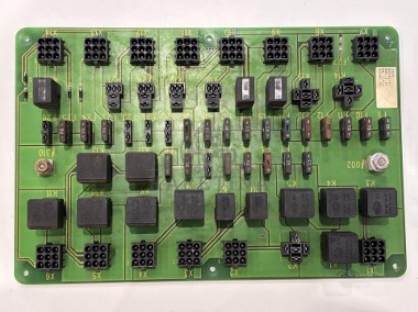 John Deere AZ101787 Płyta Elektroniczna Elektryczna Sterująca Bezpieczniki Przekaźniki-1