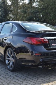 Infiniti Q70-2