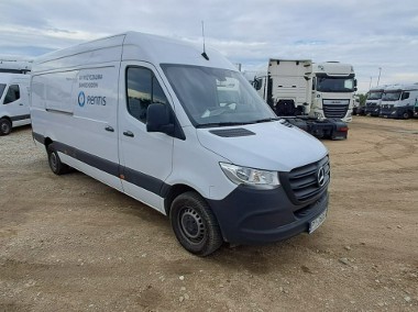 Mercedes-Benz Sprinter-1