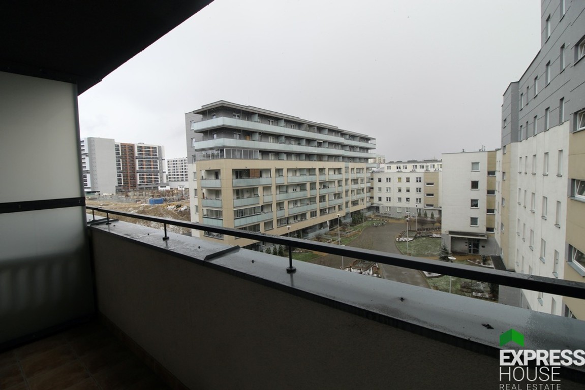 4 pokoje, dwa balkony. - Widok 6