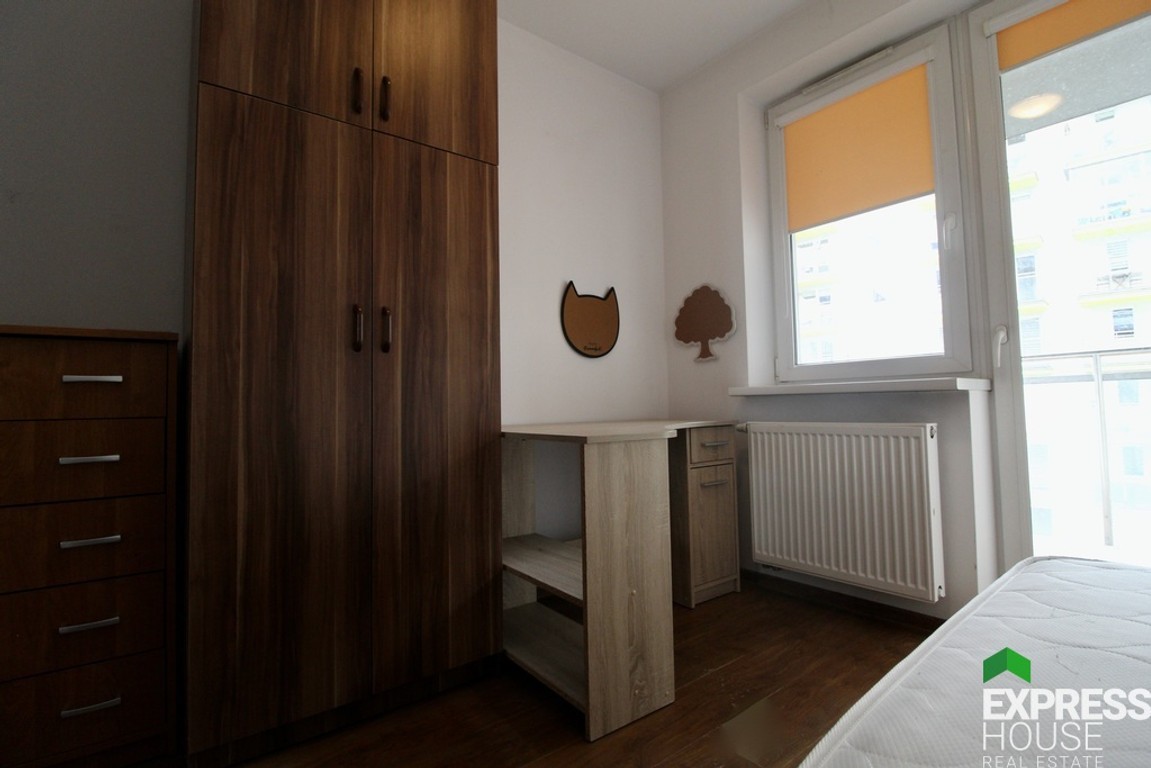 4 pokoje, dwa balkony. - Więcej