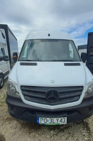 Mercedes-Benz Sprinter-2