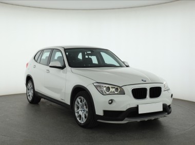 BMW X1 F48 , Salon Polska, Automat, Xenon, Bi-Xenon, Klima, Parktronic-1