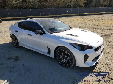 Kia Stinger-1