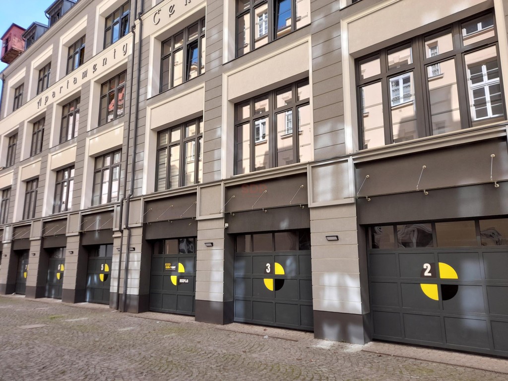 Lokal użytkowy, centrum, możliwość wydzielenia 8 kawalerek,hot – pohled 2
