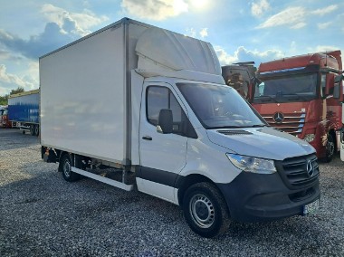 Mercedes-Benz Sprinter-1