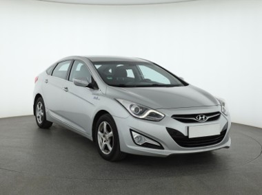 Hyundai i40 , Klima, Tempomat, Parktronic, Podgrzewane siedzienia-1