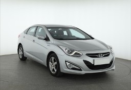 Hyundai i40 , Klima, Tempomat, Parktronic, Podgrzewane siedzienia