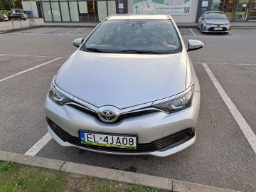 Witam, Sprzedam Toyota Auris 1.4 d4d 2015 rok drugiej generacji.