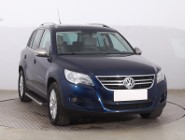 Volkswagen Tiguan , Klimatronic, Tempomat, Parktronic, Dach panoramiczny,ALU
