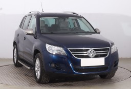 Volkswagen Tiguan , Klimatronic, Tempomat, Parktronic, Dach panoramiczny,ALU