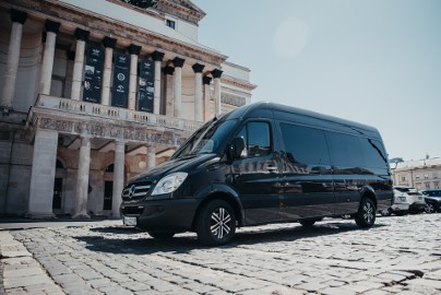 9 osób ViP tempomat, kamera, serwis, FV23%