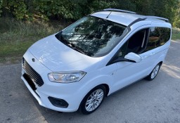 Ford Tourneo Courier 1.0 EcoBoost Titanium