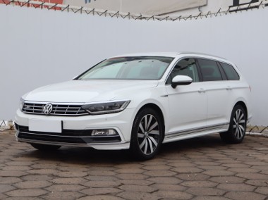 Volkswagen Passat B8 , Salon Polska, Serwis ASO, 190 KM, Automat, Skóra, Navi,-1
