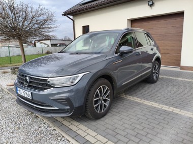 1.5 benzyna. Przebieg 69 tys. km.-1