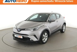 Toyota C-HR hybryda kamera Bluetooth ACC automat