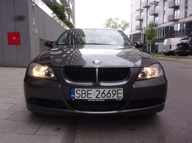 320 i SEDAN-1