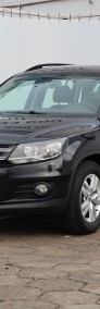 Volkswagen Tiguan , Salon Polska, 1. Właściciel, Serwis ASO, VAT 23%,-3