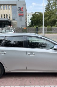 Bogato wyposażona Toyota Auris niski przebieg-2