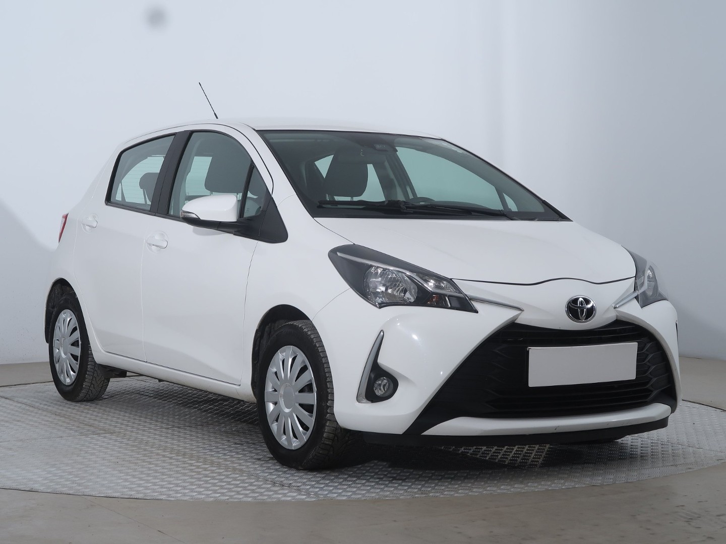 Toyota Yaris III , Salon Polska, Serwis ASO, Klima, Tempomat