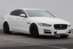 Jaguar XE I , Salon Polska, Serwis ASO, 180 KM, Automat, Skóra, Navi,