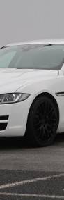 Jaguar XE I , Salon Polska, Serwis ASO, 180 KM, Automat, Skóra, Navi,-3