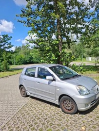 1,1 benzyna 65KM 2006r