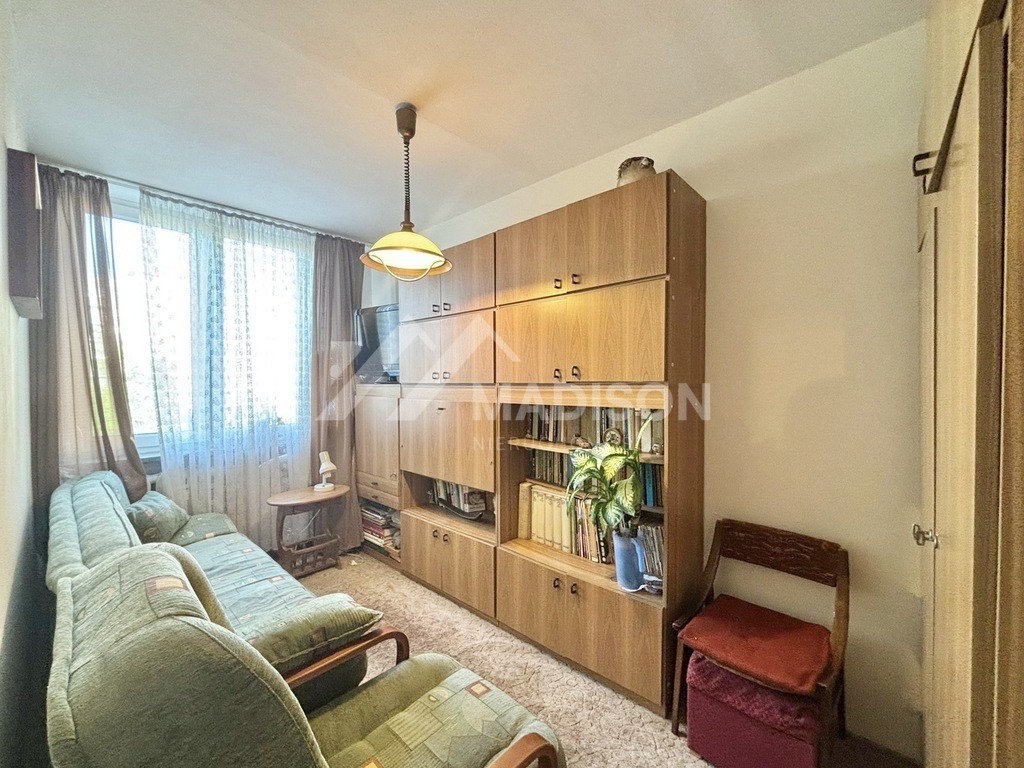 47 m² | 3 pokoje | osobna kuchnia | balkon – další