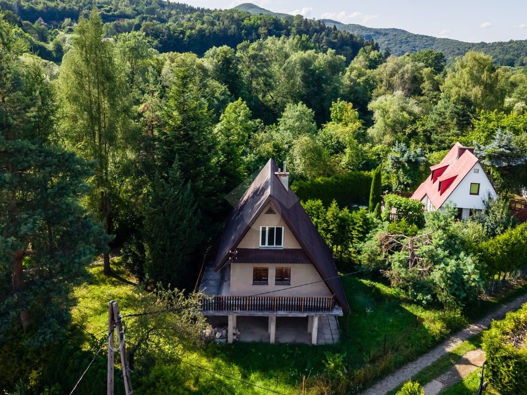 Domek letniskowy w sąsiedztwie rzeki oraz terenów zielonych