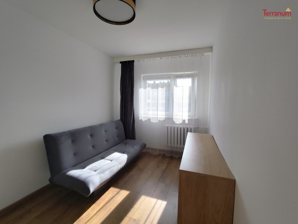 2 pokoje przy Rondzie Daszyńskiego | Widok - Więcej