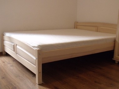 Łóżko z materacem rozmiar 2 m na 1,6 m-1