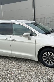 Chrysler Pacifica-2