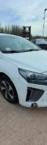 Hyundai Ioniq-4