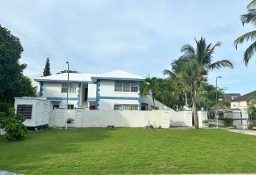 Dom Cable Beach