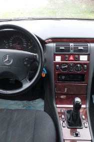 Mercedes-Benz Klasa E W210 CLASSIC-2
