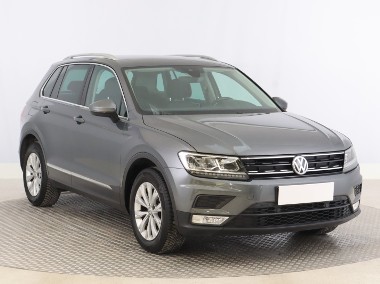 Volkswagen Tiguan , Salon Polska, DSG, Navi, Klimatronic, Tempomat, Parktronic-1