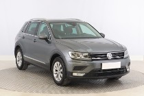 Volkswagen Tiguan , Salon Polska, DSG, Navi, Klimatronic, Tempomat, Parktronic