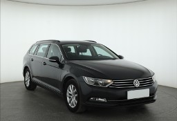 Volkswagen Passat B8 , Automat, Navi, Klimatronic, Tempomat, Parktronic,