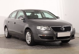 Volkswagen Passat B6 , Klimatronic, Tempomat, Parktronic, Podgrzewane siedzienia,