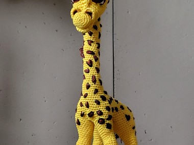 Maskotka żyrafa na szydełku-1