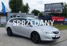 Opel Astra J Oryginalny lakier/6 biegów/Światła jazdy dziennej/Alufelgi/Tempomat