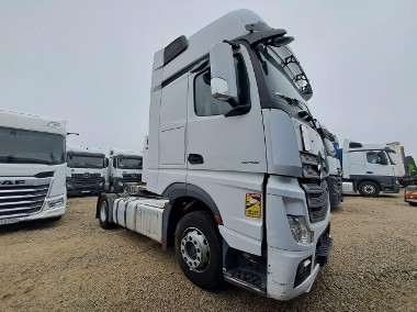 Mercedes-Benz actros-1