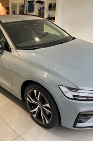 Volvo V60 II B4 B Plus Dark B4 B Plus Dark Pakiet Climate + Kamera Cofania + Reflektory-2