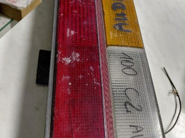 Lampa tyl Audi 100 c2-1