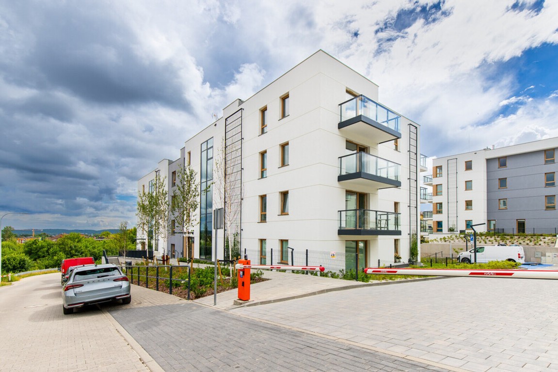 Nowe Mieszkanie / Ogródek / Miejsce w Hali